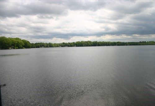 A view around Duck Lake